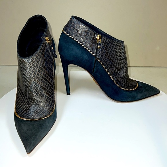 LOUIS VUITTON HIGH HEEL ANKLE BOOTIES - Picture 3 of 11